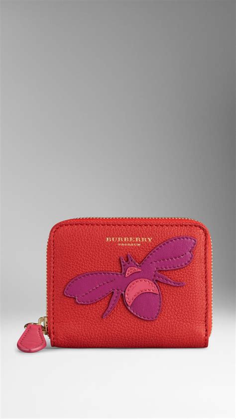 burberry bee red swrwrwr|Burberry store online.